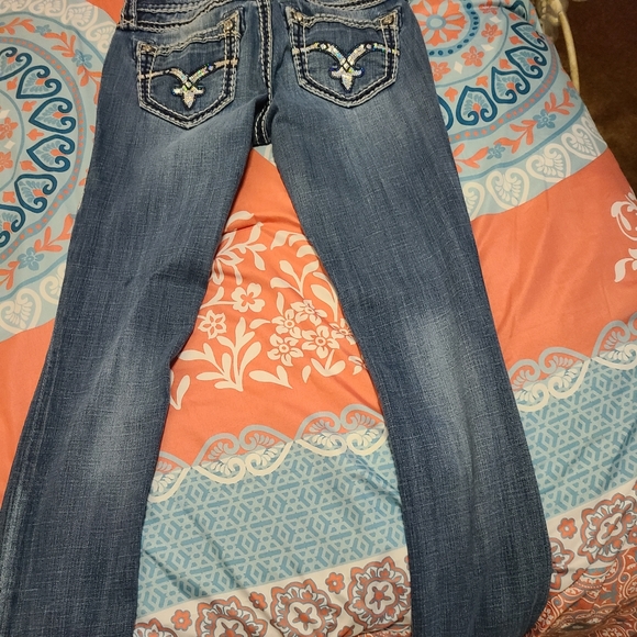 Like New Rock Revival Straight Jeans - Picture 4 of 4